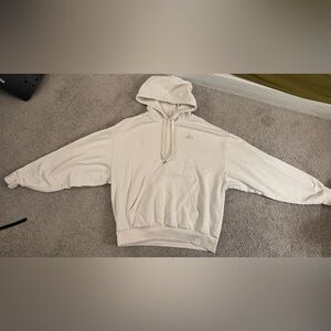 ALO YOGA ACCOLADE SWEATSHIRT